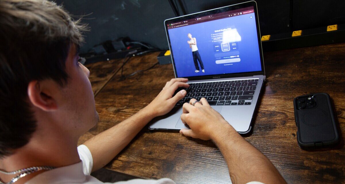 Adolescentes ven en la inteligencia artificial un nuevo tipo de compañía