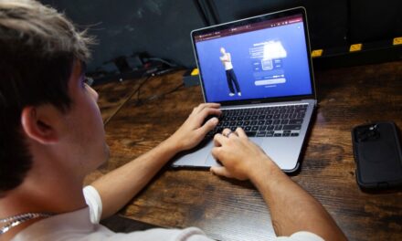 Adolescentes ven en la inteligencia artificial un nuevo tipo de compañía