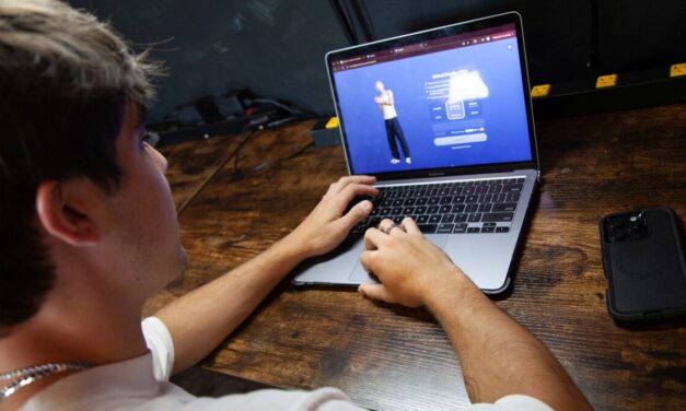 Adolescentes ven en la inteligencia artificial un nuevo tipo de compañía