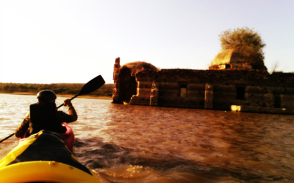 Explora en kayak la Iglesia Hundida de Guanajuato: una joya bajo el agua a pocas horas de la CDMX